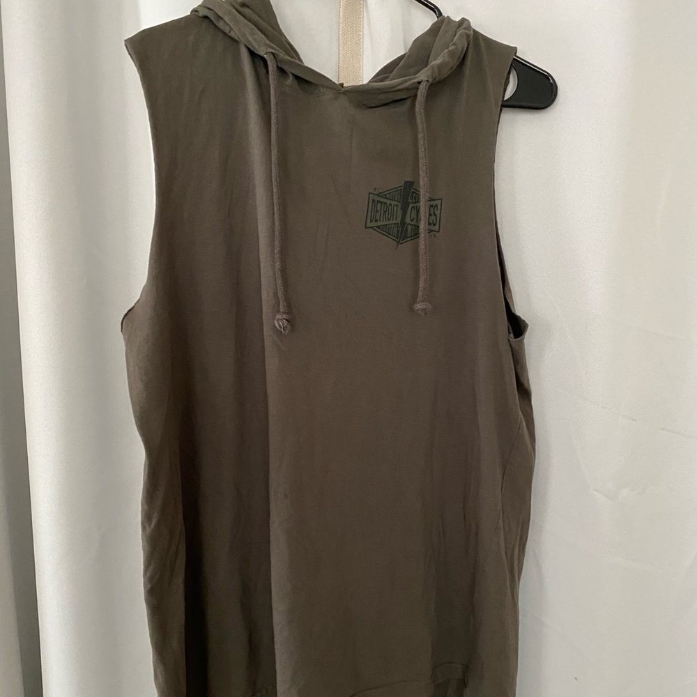 Thin Long Sleeveless Hoodie